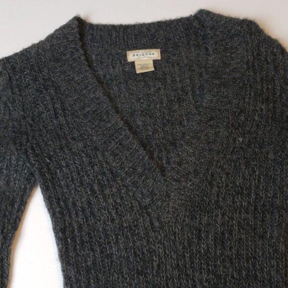 Arizona Jean company V neck pullover sweater. - Picture 5 of 6